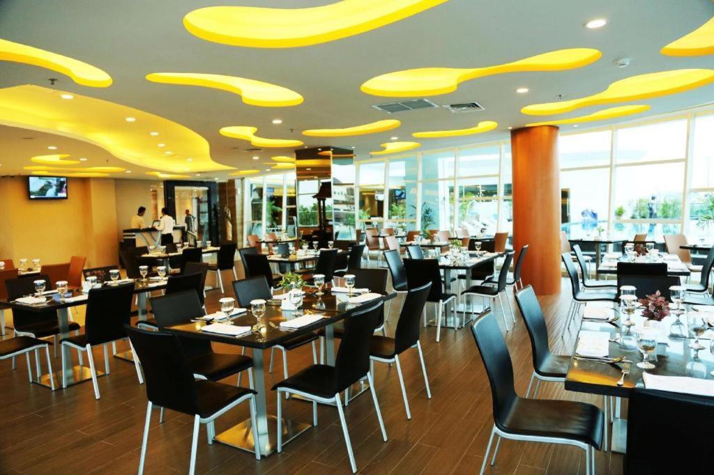 Golden Tulip Galaxy Hotel Banjarmasin Banjarmasin  Eksteriør bilde